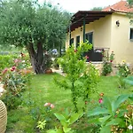House Angelos A On Agios Gordios Case de vacanță *